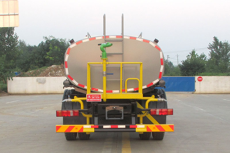 重汽豪沃NX洒水車(chē)(14方)