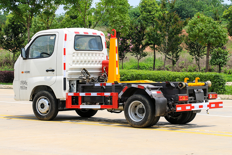 (蓝牌)福田祥菱勾臂垃圾車(chē)(3方)