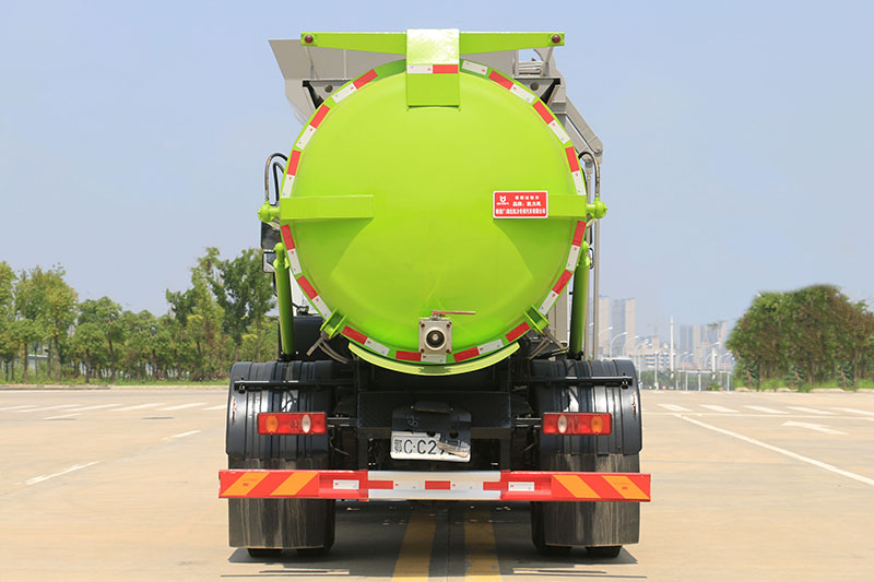 东风华神KL5餐厨垃圾車(chē)(罐式)(9方)