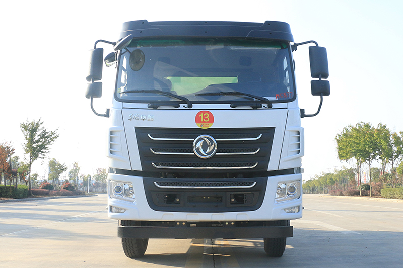 东风华神KL5餐厨垃圾車(chē)(罐式)(9方)